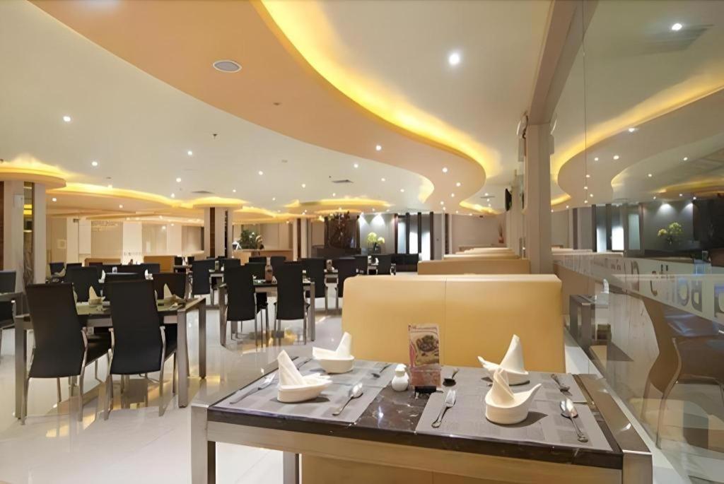 Aria Barito Hotel Banjarmasin  Exteriör bild